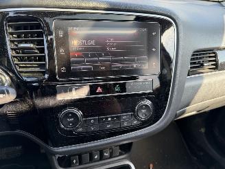 Mitsubishi Outlander 2.4 PHEV 99KW Clima Navi Schuifdak IntenseNAP picture 10