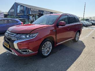 Mitsubishi Outlander 2.4 PHEV 99KW Clima Navi Schuifdak IntenseNAP picture 2