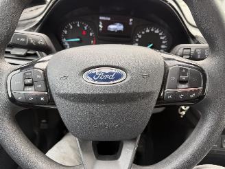 Ford Fiesta 1.1 63KW Navi Airco 5-Drs NAP picture 12