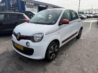 Schadeauto Renault Twingo 1.0 SCE 52KW Airco Led Collection NAP 2015/7