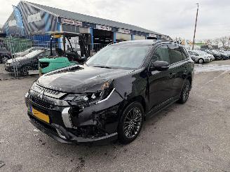 Mitsubishi Outlander 2.4 PHEV 99KW Autom. Clima Navi Schuifdak S-Edition NAP picture 6