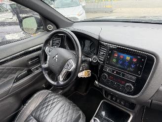 Mitsubishi Outlander 2.4 PHEV 99KW Autom. Clima Navi Schuifdak S-Edition NAP picture 12
