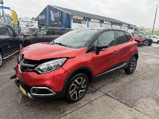 Schadeauto Renault Captur 0.9 TCE 66KW Xmod Clima Navi Leer Led NAP 2017/5