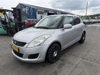 Damaged car Suzuki Swift 1.2 69KW Airco Comfort 5-Drs 2011/11