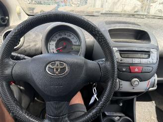 Toyota Aygo 1.0-12V 50KW 5-Deurs NAP picture 9