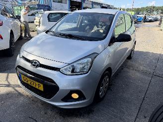 skadebil auto Hyundai I-10 1.0i 49KW i-Drive 5-Deurs NAP 2015/5