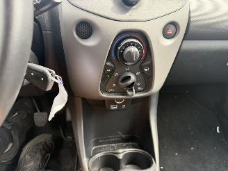 Peugeot 108 1.0 e-VTI 53KW Led Airco 5-Drs Active NAP picture 10