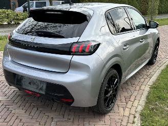 Peugeot 208 Allure picture 9