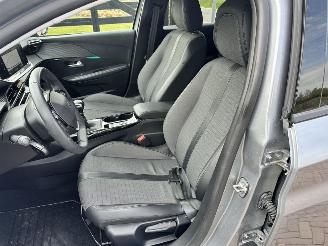 Peugeot 208 Allure picture 20