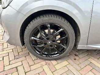 Peugeot 208 Allure picture 17