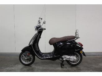 dañado ciclomotor Vespa  Sprint SNOR 2016