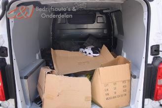 Peugeot Expert Expert (V1/VA/VB/VE/VF/VT/VY), Van, 2016 2.0 Blue HDi 180 16V picture 6