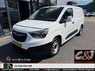 krockskadad bil bedrijf Opel Combo  2019/1