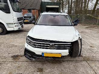 Volkswagen Tiguan 2.0  R LINE 4 motion picture 5