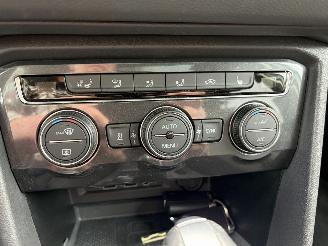 Volkswagen Tiguan 2.0  R LINE 4 motion picture 17