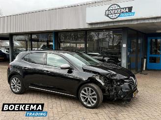 Vaurioauto  passenger cars Renault Mégane 1.2 TCe GT-Line Navigatie Keyless Climate Control 2017/11