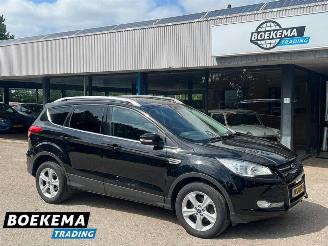 skadebil auto Ford Kuga 1.5 Titanium Styling Pack Navigatie Cruise Climate Stoelverw. 2016/8