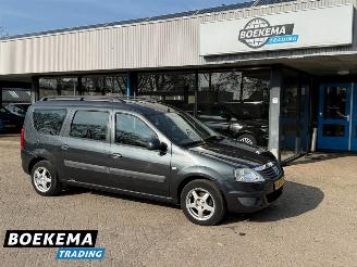 Voiture accidenté Dacia Logan MCV 1.6 16V Lauréate 7-Persoons Airco 2010/4