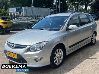 Hyundai I-30 CW 1.6i i-Motion Climate Cruise Trekhaak picture 4