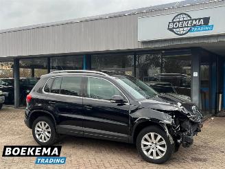 Schadeauto Volkswagen Tiguan 2.0 TDI Comfort&Design Pano Stoelverw. Cruise Climate PDC Trekh. 2011/3