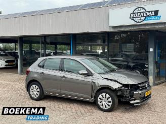 Damaged car Volkswagen Polo 1.0 Airco Cruise Carplay Comfortline 2020/10