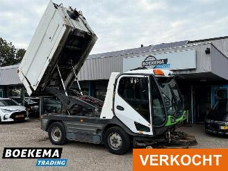 skadebil machine Johnston  CX400 Sweepers 85KM Airco Euro5 Kehrmachine 2013/11
