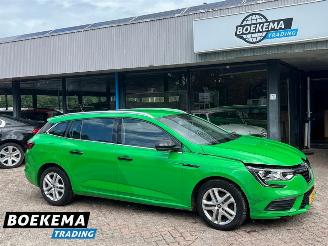 Damaged car Renault Mégane Estate 1.3 TCe Zen LED Climate Cruise Navi PDC 2020/9