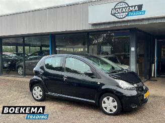 škoda osobní automobily Toyota Aygo 1.0-12V Navigator Automaat Airco 5-Deurs 2011/1