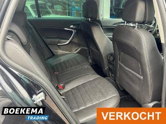 Opel Insignia 2.0 T Sport 4x4 250PK Aut Navi Climate Stoelver. picture 14