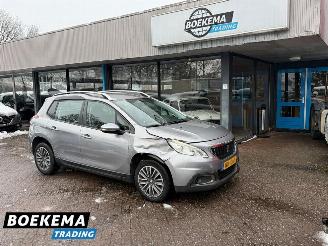 Unfallwagen Peugeot 2008 1.2 PureTech Automaat Navigatie Cruise NAP! 2017/2