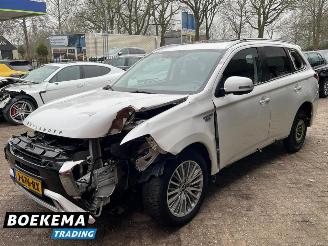 Mitsubishi Outlander 2.4 PHEV Intense+ Pano Leer Stoel/Stuurverw. Navi Camera PDC picture 4
