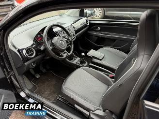 Volkswagen Up! 1.0 Black Up! Panorama Leer Stoelverwarming PDC Cruise picture 9