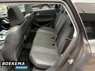 Peugeot 308 SW 1.2 PureTech Premium Panorama Automaat Navigatie Trekhaak PDC picture 14