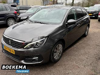 Peugeot 308 SW 1.2 PureTech Premium Panorama Automaat Navigatie Trekhaak PDC picture 4