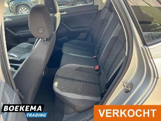 Volkswagen Polo 1.0 TSI R-Line DSG Pano Stoelverw. Digital Camera Keyless picture 17