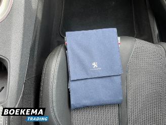Peugeot 3008 1.6 HYbrid 225 Blue Lease Allure Automaat Navigatie picture 23