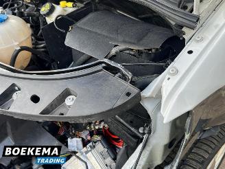 Volkswagen  Transporter 2.0TDI 150PK DSG Camper Hefdak Luifel Fietsendrager Leer Stoelverw. Navigatie picture 10