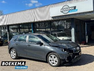 damaged passenger cars Kia Ceed 1.0 T-GDi DynamicLine Navigatie Camera Keyless 2022/5