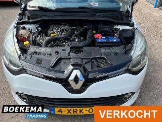 Renault Clio Estate 0.9 TCe Night&Day R-Link Navigatie Cruise Airco picture 5