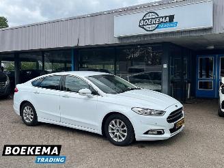 krockskadad bil auto Ford Mondeo 2.0 IVCT HEV Titanium Climate Cruise PDC 2016/9