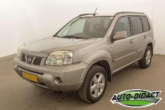 Schadeauto Nissan X-Trail 2.0 Benz 2WD Airco 2006/12