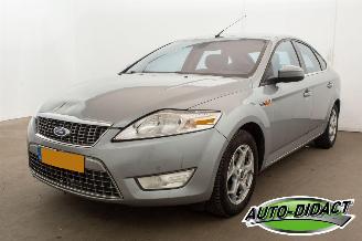 Schadeauto Ford Mondeo 2.0-16V Limited Clima Navi 2010/9