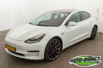 Schadeauto Tesla Model 3 82% HV Healt Performance AWD 75 kWh 2020/8