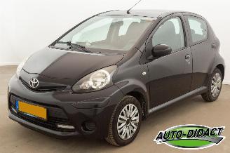 Vaurioauto  passenger cars Toyota Aygo 1.0 VVT-i Airco 118.158 km Comfort 2014/5