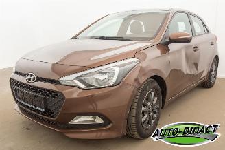 skadebil auto Hyundai I-20 1.2 Airco 2017/10