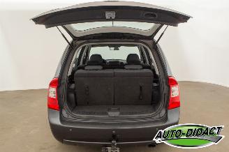 Kia Carens 2.0 CVVT 7p. Clima X-ecutive picture 32