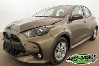 krockskadad bil auto Toyota Yaris 1.5 Hybrid Automaat 14.529 km Clima Camera115 Active 2025/2