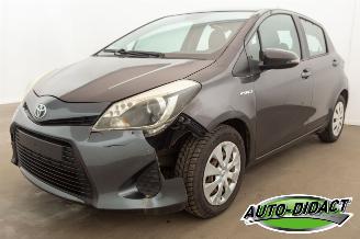 krockskadad bil auto Toyota Yaris 1.5 Hybride Automaat Navi Camera Clima Comfort 2013/4