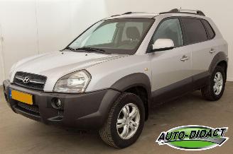 krockskadad bil auto Hyundai Tucson 2.0i 4WD Clima Style 2006/3