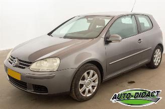 krockskadad bil auto Volkswagen Golf 2.0 FSI Clima Sportline 2006/1